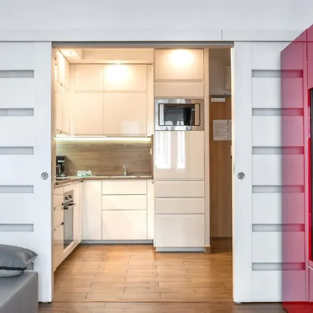Blue Pearl 2 Down Town 4 Persons Balcony Free Parking Apartment